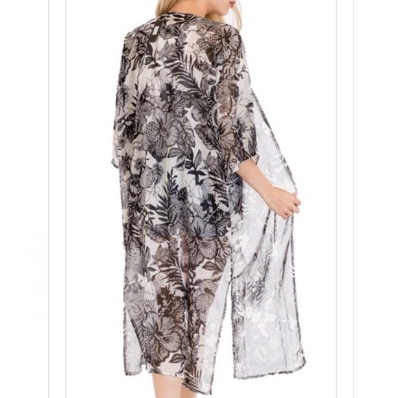 Host pick! 🎉Beautiful, Exotic, sheer, long kimono - Picture 3 of 3